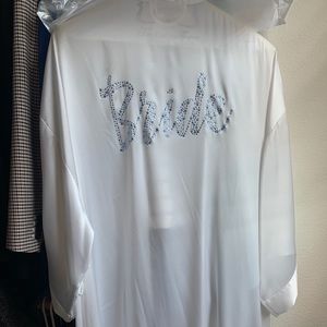 Used 1x VS satin “Bride” rhinestone robe